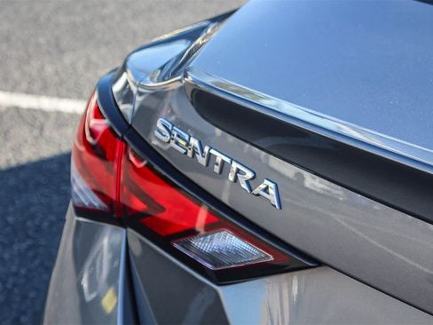 Used 2023 Nissan Sentra SR w/ SR Premium Package image 9