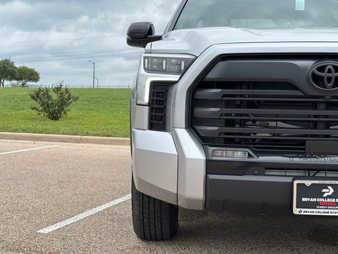 New 2026 Toyota Tundra Limited AWD/4WD image 4