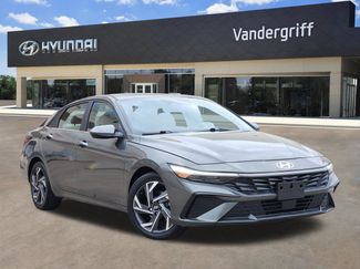 Used 2025 Hyundai Elantra SEL FWD video 1