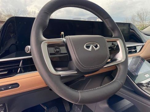 Certified 2025 INFINITI QX80 Sensory AWD/4WD image 17
