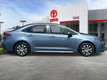 Used 2021 Toyota Corolla LE w/ Carpet Mat Package (TMS)