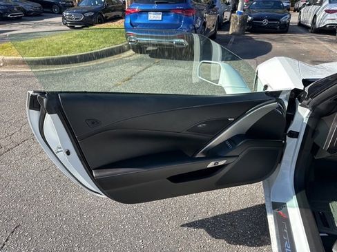 Used 2019 Chevrolet Corvette Stingray Coupe w/ 1LT image 10