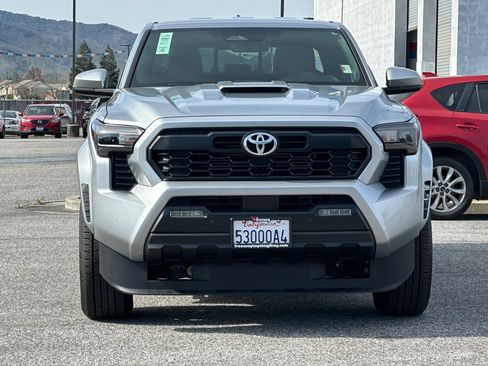 Used 2024 Toyota Tacoma TRD Off-Road image 10