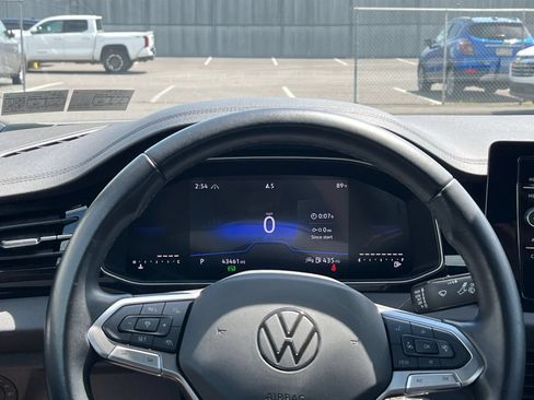 Used 2025 Volkswagen Jetta Sport FWD image 38