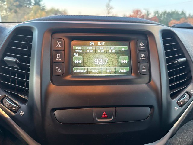 Used 2016 Jeep Cherokee Sport w/ Cold Weather Group AWD/4WD image 30