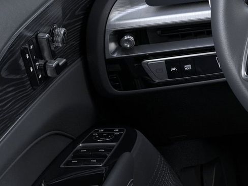 New 2024 Cadillac Lyriq Luxury image 25