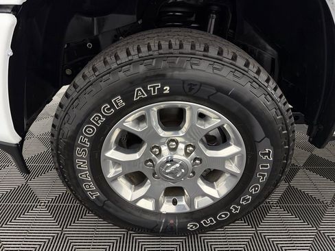 Used 2024 RAM 2500 Laramie image 12