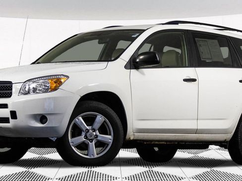 Used 2007 Toyota RAV4 4WD image 2