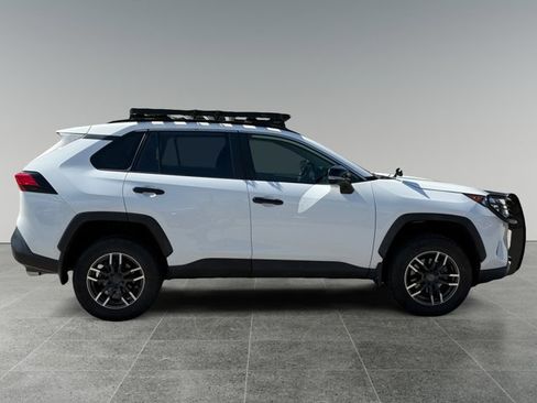 Used 2020 Toyota RAV4 XLE w/ Convenience Package AWD/4WD image 7