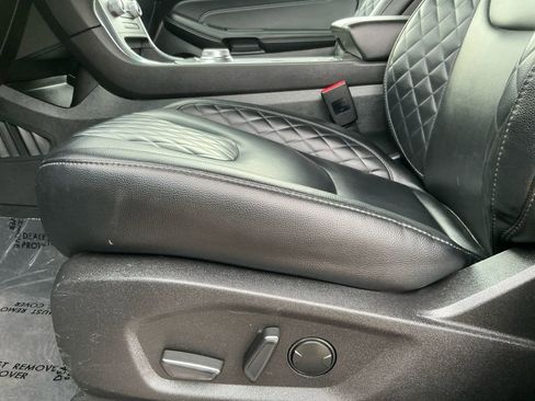 Used 2024 Ford Edge Titanium image 22