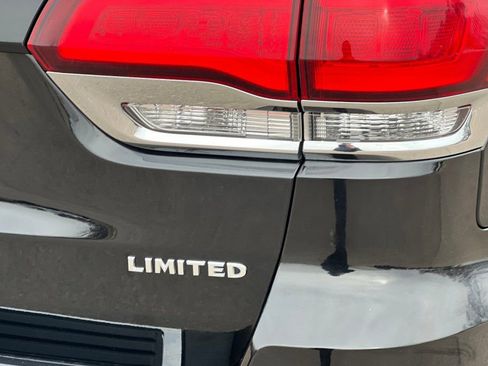 Used 2022 Jeep Grand Cherokee Limited w/ Trailer Tow Group IV image 24