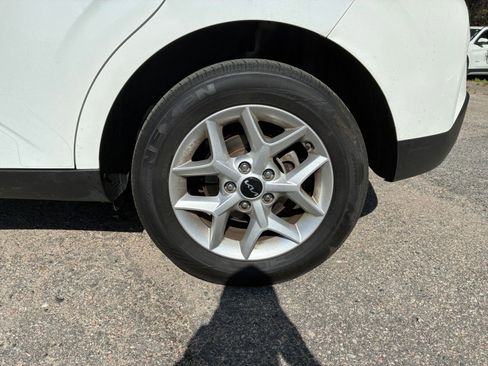 Used 2025 Kia Soul LX w/ LX Technology Package image 27