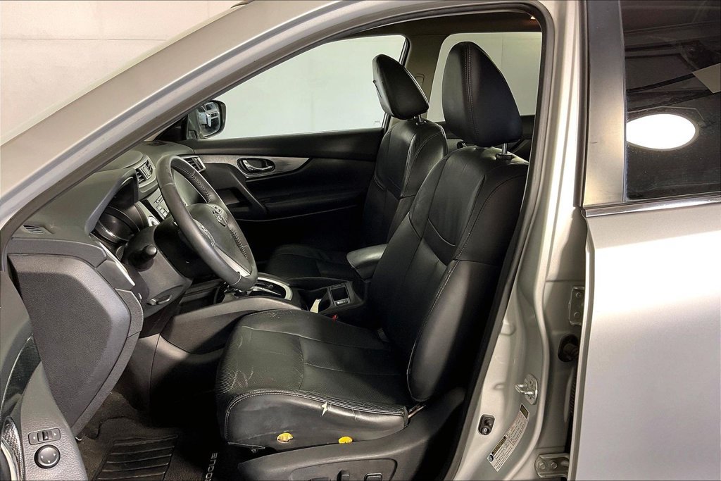 Used 2015 Nissan Rogue SL w/ SL Premium Package AWD/4WD image 32