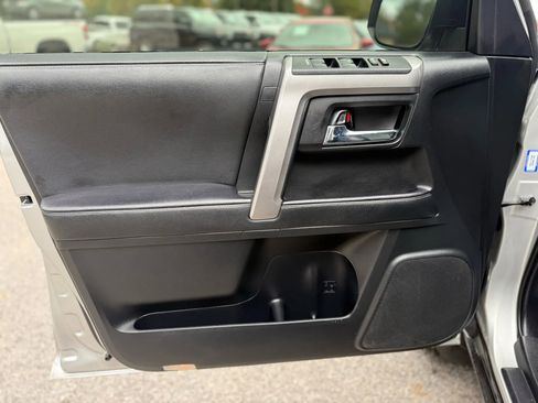 Used 2021 Toyota 4Runner SR5 Premium image 11