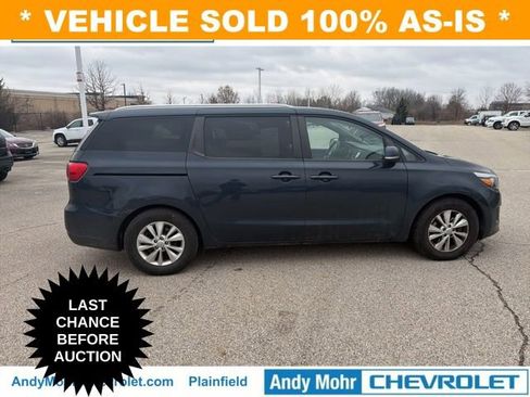 Used 2017 Kia Sedona LX w/ LX Essentials Premium Package image 6