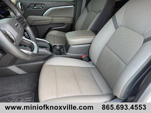 Used 2024 Chevrolet Colorado ZR2 w/ ZR2 Convenience Package III AWD/4WD image 10