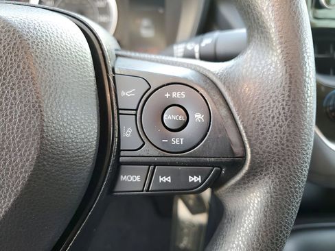 Used 2022 Toyota Corolla LE image 34