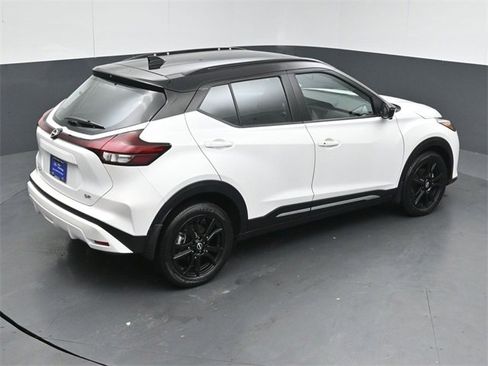 Used 2023 Nissan Kicks SR image 49