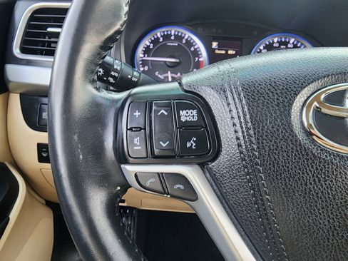 Used 2018 Toyota Highlander XLE image 30