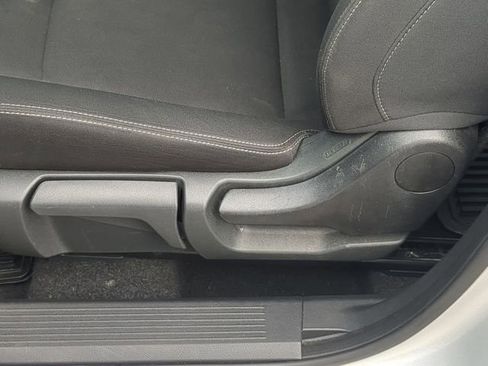 Used 2024 Nissan Rogue S image 24