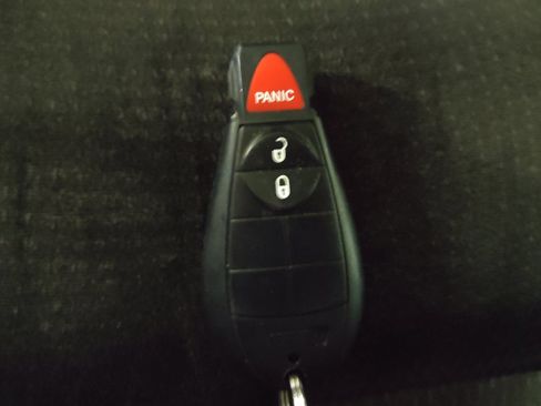 Used 2018 Dodge Grand Caravan SE w/ UConnect Hands-Free Group FWD image 32