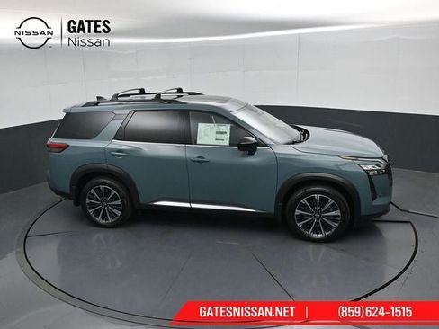 New 2026 Nissan Pathfinder Platinum AWD/4WD image 46