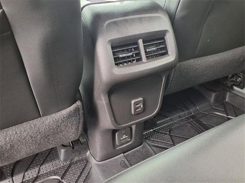 Certified 2023 Chevrolet Equinox RS w/ RS Leather Package image 21