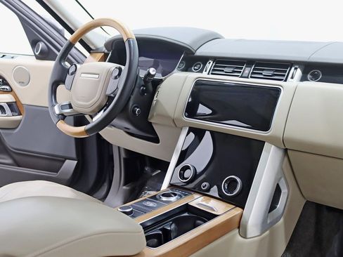 Used 2018 Land Rover Range Rover HSE image 34
