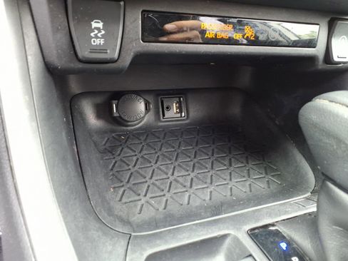 Used 2019 Toyota RAV4 LE w/ All Weather Liner Package AWD/4WD image 18