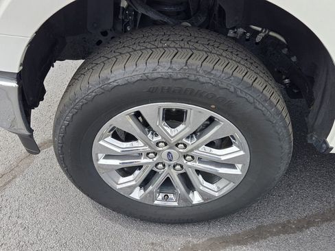 Used 2025 Ford F150 Lariat w/ Equipment Group 501A Mid AWD/4WD image 17