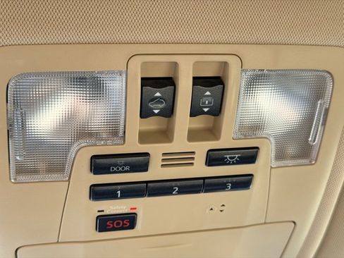 Used 2018 Toyota Highlander Limited image 16