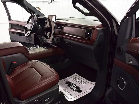 Used 2024 Ford Expedition Max Limited image 30