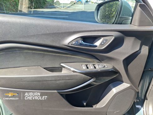 Used 2025 Chevrolet Trax LT FWD image 15