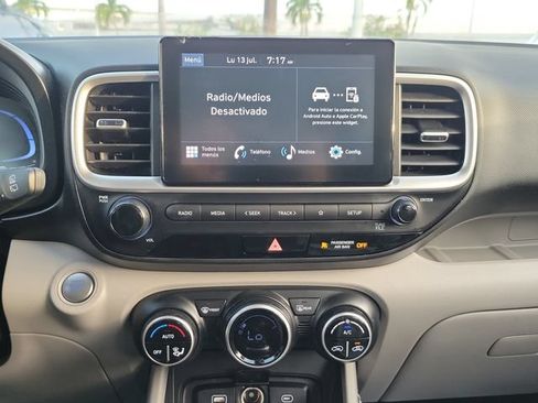 Used 2024 Hyundai Venue SEL FWD image 19