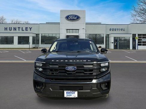 Used 2025 Ford Expedition Max Active AWD/4WD image 2