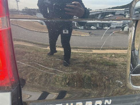 Used 2015 Chevrolet Suburban LT w/ Luxury Package image 27