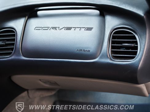 Used 2004 Chevrolet Corvette Convertible w/ Preferred Equipment Group RWD image 39