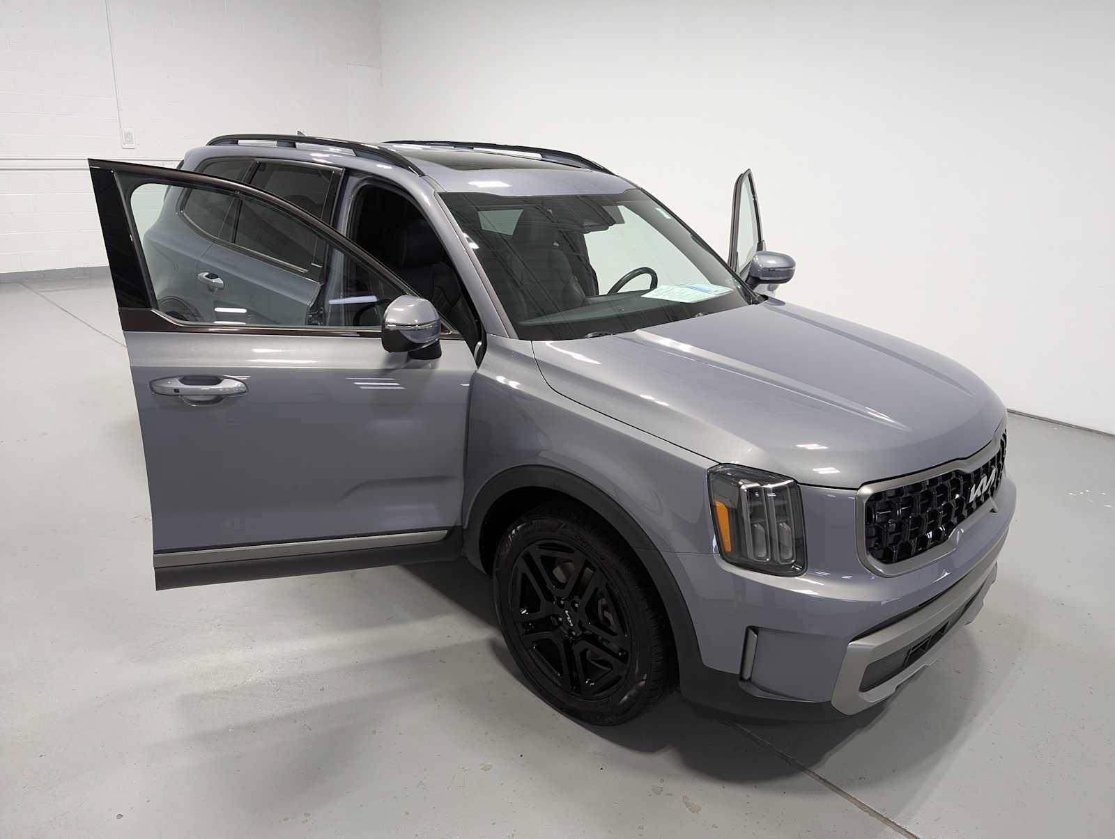 Used 2023 Kia Telluride EX X-Line AWD/4WD image 16