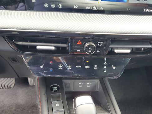 New 2026 Nissan Kicks SR FWD image 17