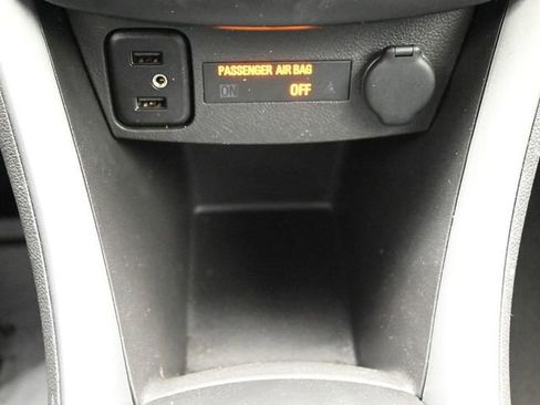 Used 2022 Chevrolet Trax LT w/ LT Convenience Package image 40