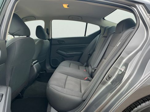Used 2025 Nissan Altima 2.5 SV FWD image 30