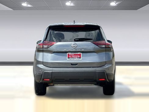 Used 2025 Nissan Rogue SV FWD image 9
