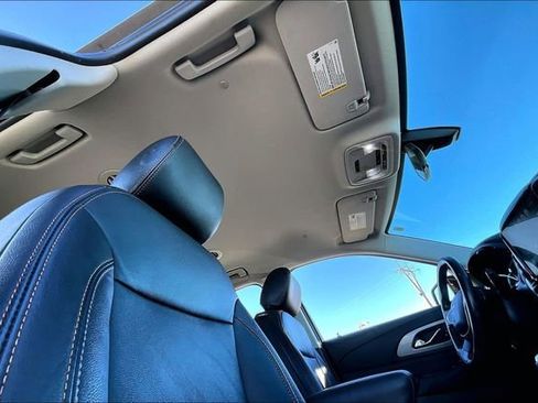 Used 2019 Chevrolet Traverse LT image 22