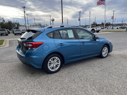 Used 2018 Subaru Impreza 2.0i Premium AWD/4WD image 3