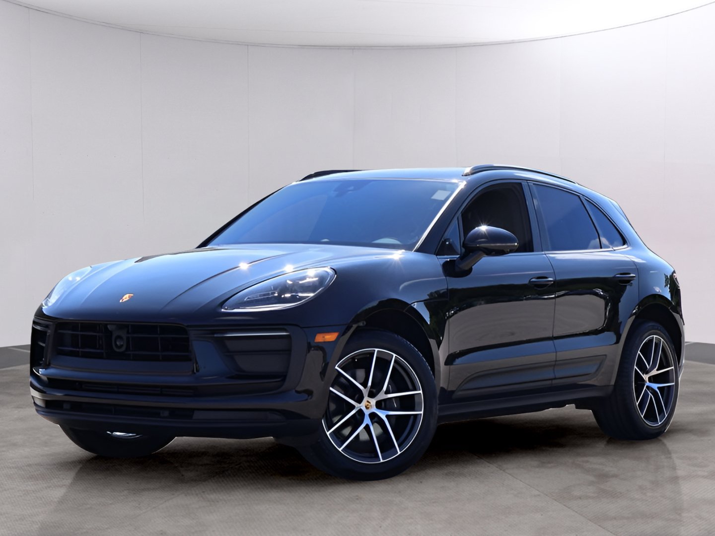 Certified 2026 Porsche Macan AWD/4WD image 1