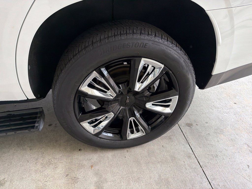 Used 2022 Chevrolet Tahoe High Country RWD image 15
