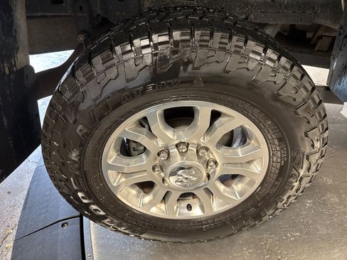 Used 2017 RAM 2500 Laramie w/ Convenience Group image 13