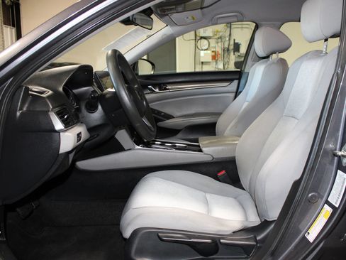Used 2018 Honda Accord LX image 8