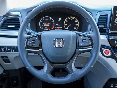 Certified 2026 Honda Odyssey Touring image 15