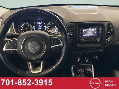 Used 2018 Jeep Compass Latitude w/ Cold Weather Group AWD/4WD image 26